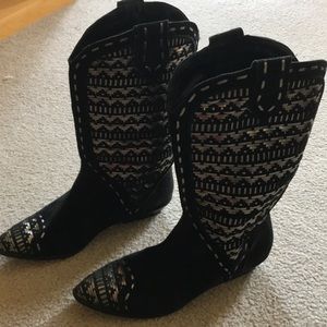 Donald J Pliner Boots